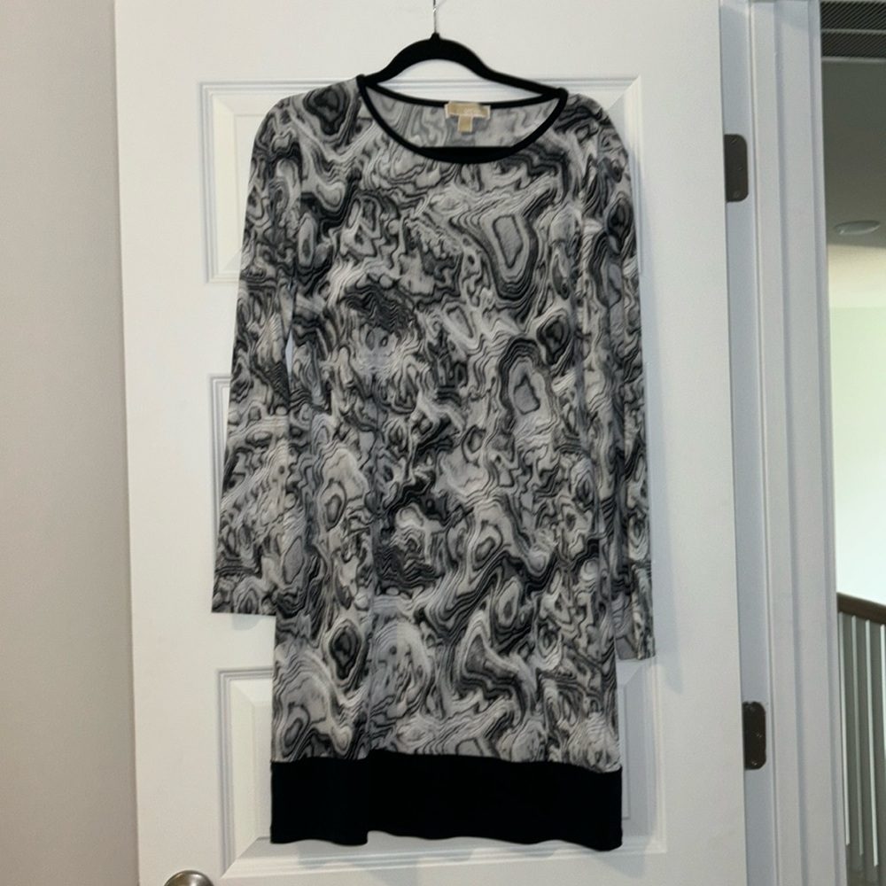 Michael Michael Kors long sleeves dress hits above the knee